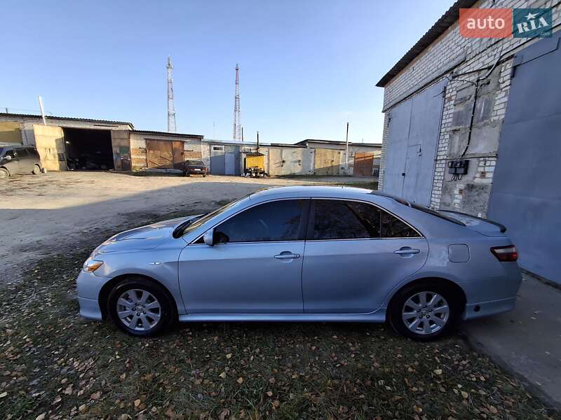 Седан Toyota Camry 2006 в Глухове
