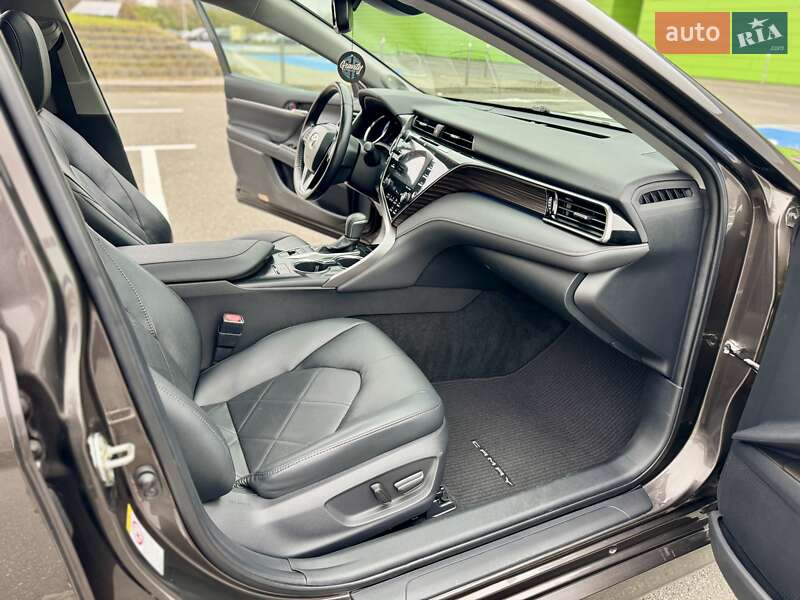 Седан Toyota Camry 2019 в Києві фото 45 Седан Toyota Camry 2019 в Києві