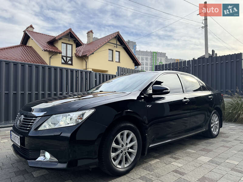Седан Toyota Camry 2012 в Львове