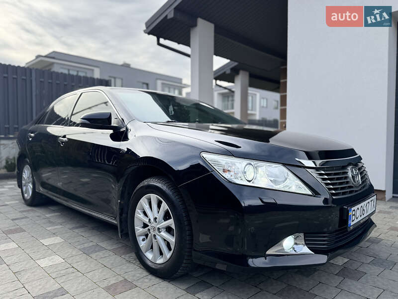 Седан Toyota Camry 2012 в Львове
