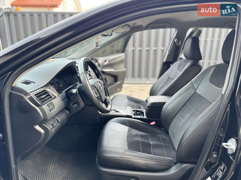 Седан Toyota Camry 2012 в Львове