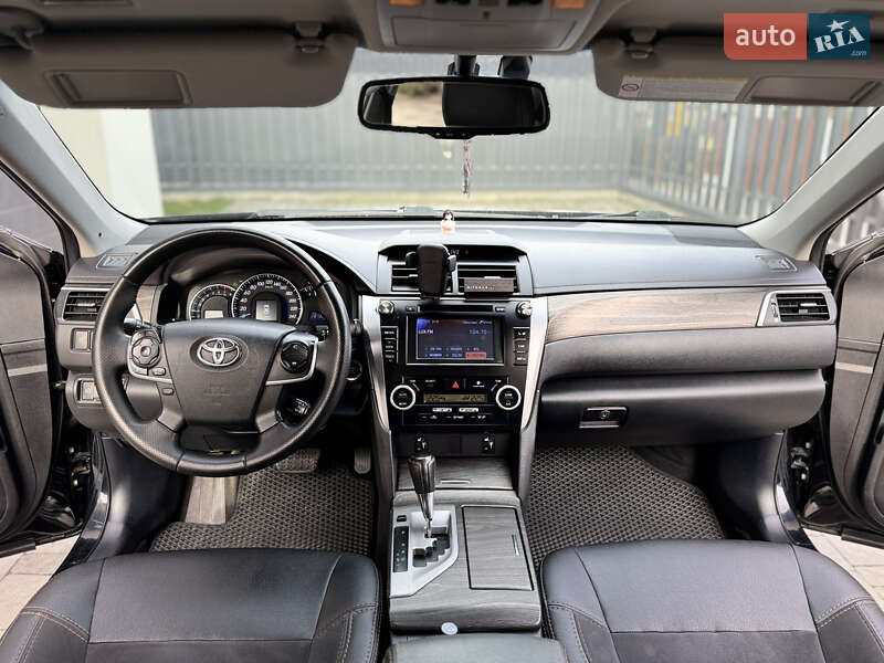 Седан Toyota Camry 2012 в Львове