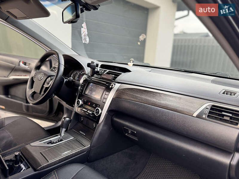 Седан Toyota Camry 2012 в Львове