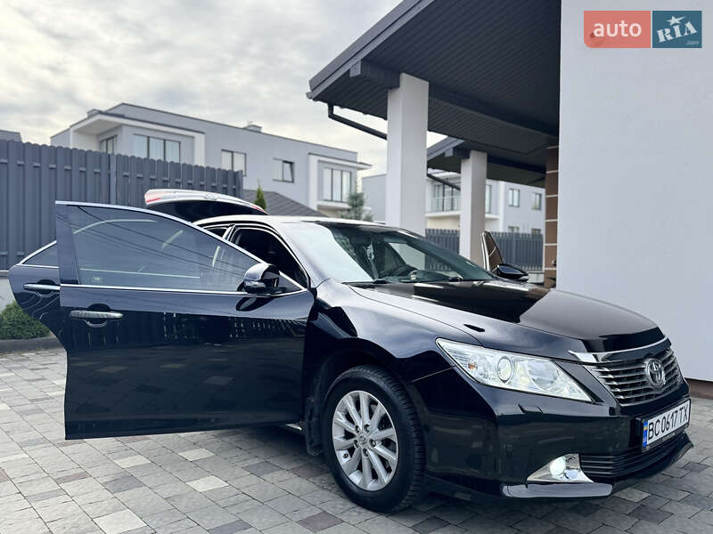 Седан Toyota Camry 2012 в Львове