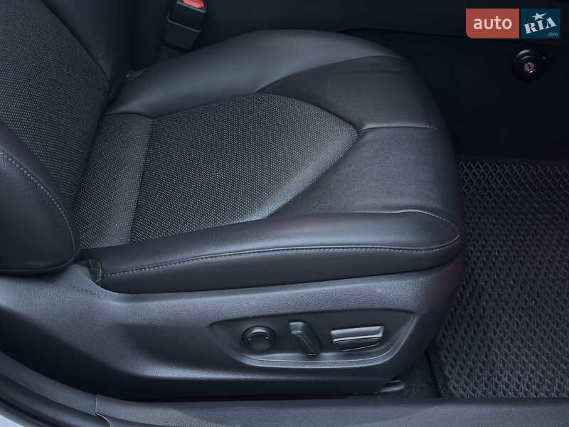 Седан Toyota Camry 2018 в Тернополе фото 37 Седан Toyota Camry 2018 в Тернополе