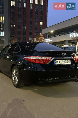 Седан Toyota Camry 2017 в Киеве