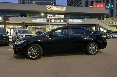Седан Toyota Camry 2017 в Киеве