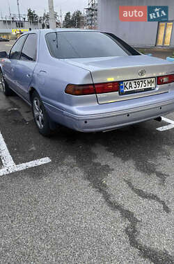 Седан Toyota Camry 1997 в Киеве