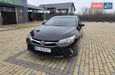 Седан Toyota Camry 2015 в Тернополі