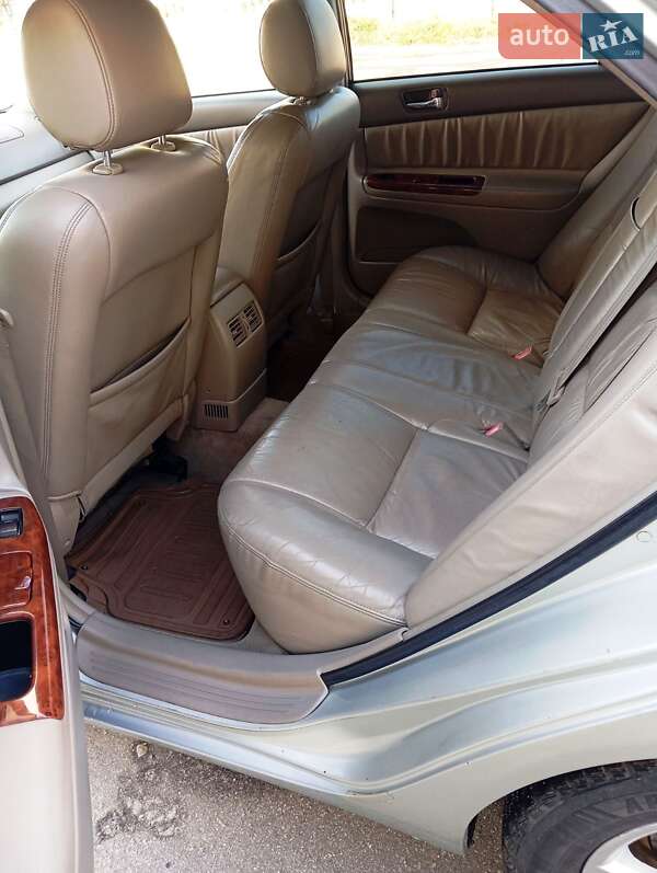 Седан Toyota Camry 2004 в Романове