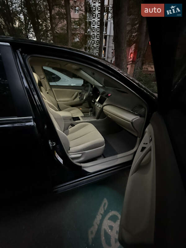 Седан Toyota Camry 2006 в Дніпрі