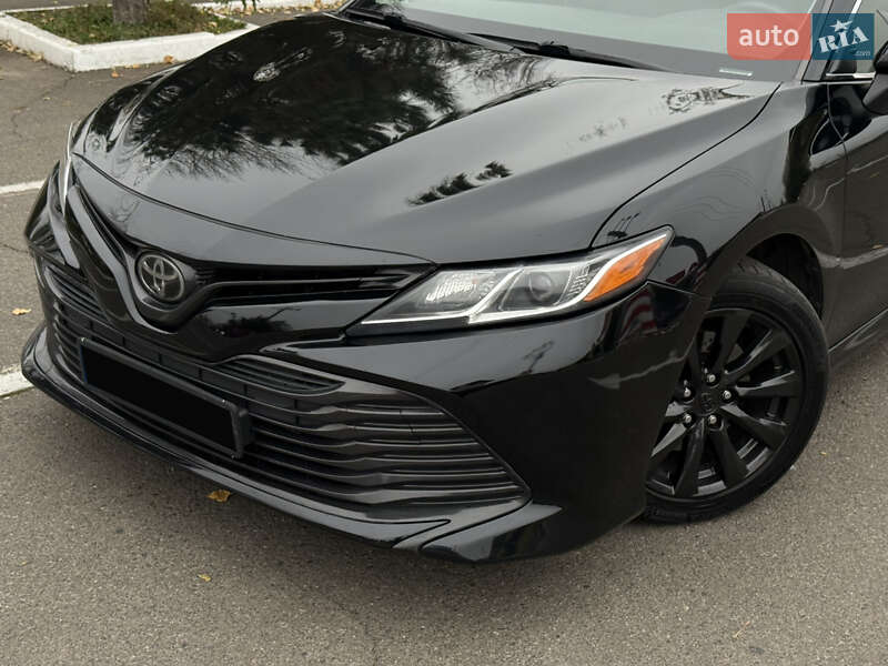Седан Toyota Camry 2017 в Одессе