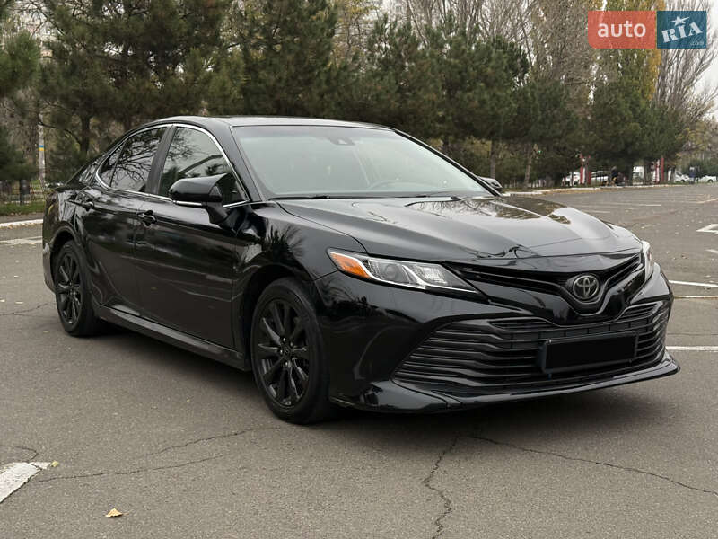 Седан Toyota Camry 2017 в Одессе