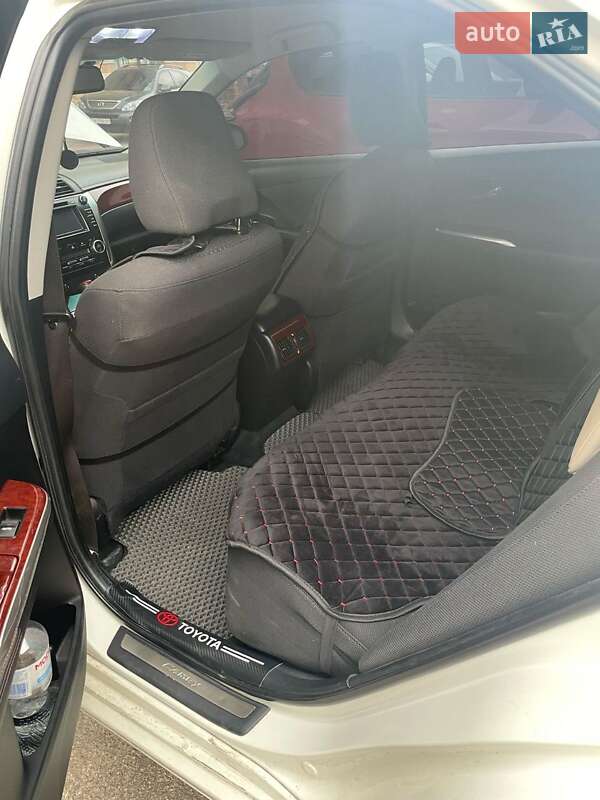 Седан Toyota Camry 2013 в Харькове