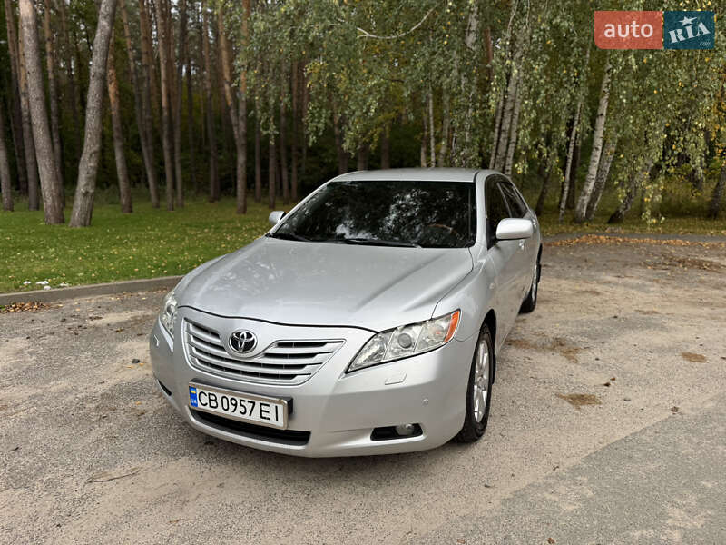 Седан Toyota Camry 2008 в Киеве