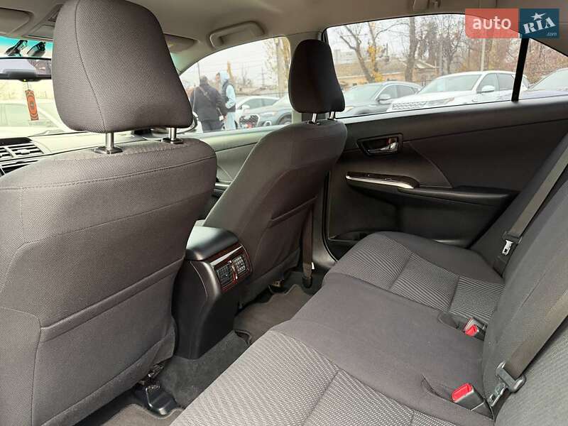 Седан Toyota Camry 2016 в Харкові