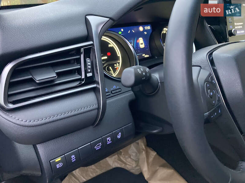 Седан Toyota Camry 2023 в Одессе