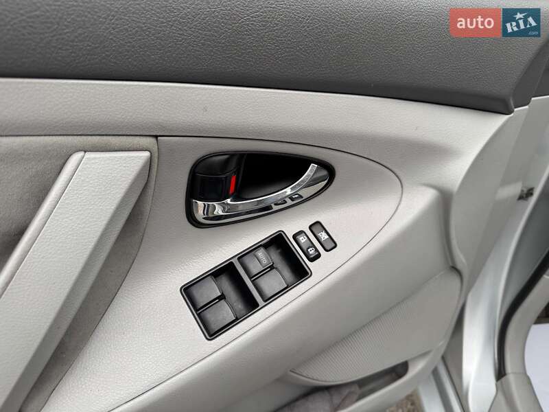 Седан Toyota Camry 2007 в Запорожье