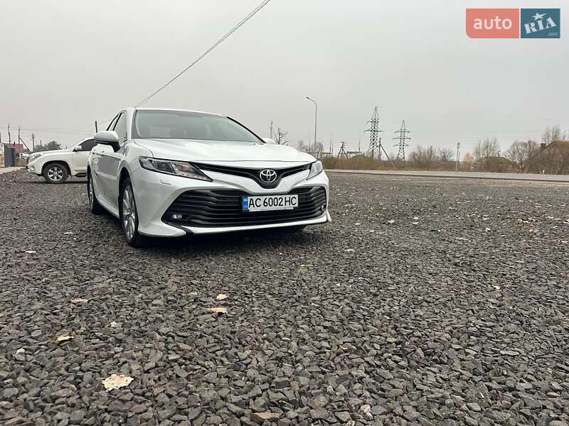 Седан Toyota Camry 2020 в Луцьку