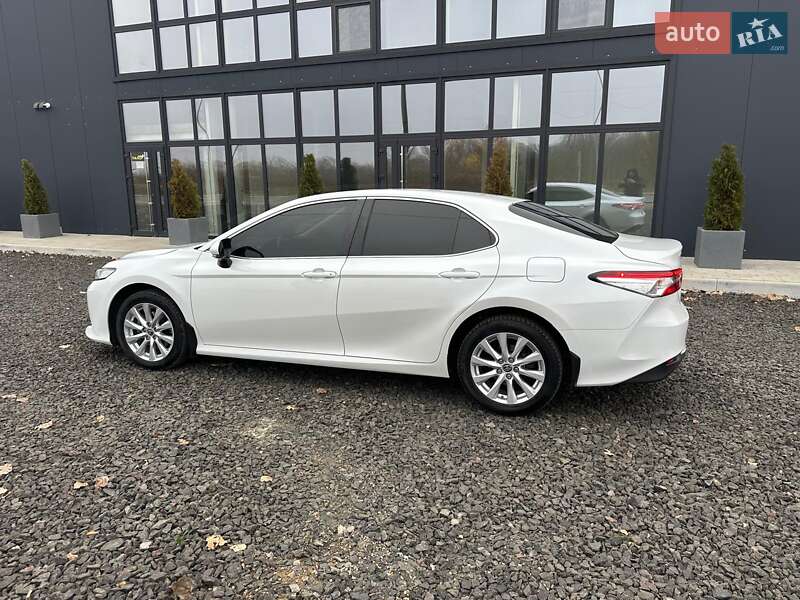 Седан Toyota Camry 2020 в Луцьку