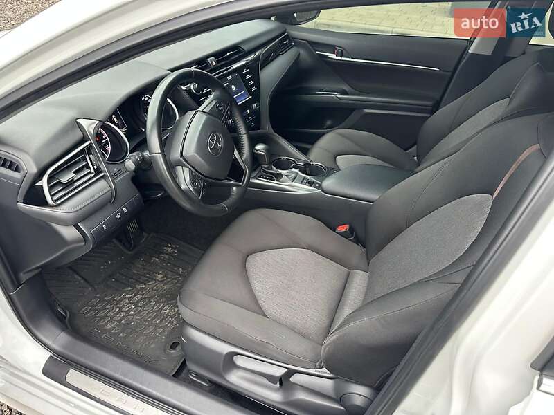 Седан Toyota Camry 2020 в Луцьку