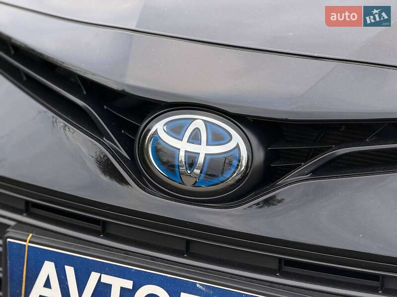 Седан Toyota Camry 2021 в Кривом Роге