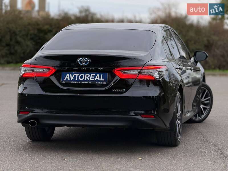 Седан Toyota Camry 2021 в Кривом Роге