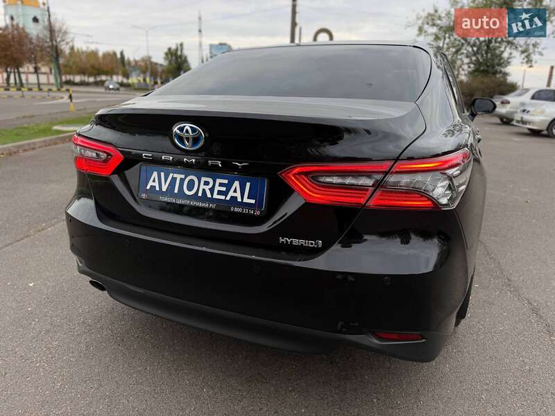 Седан Toyota Camry 2021 в Кривом Роге