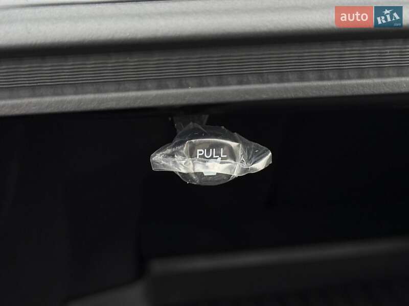 Седан Toyota Camry 2021 в Кривом Роге