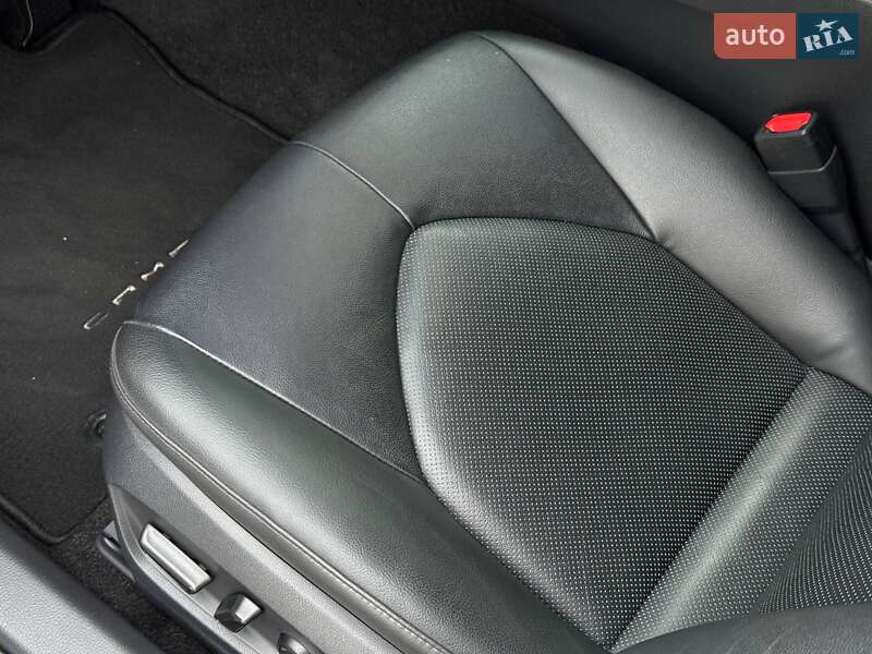 Седан Toyota Camry 2021 в Кривом Роге