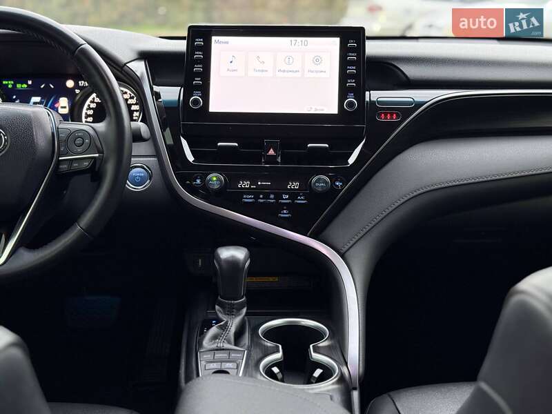 Седан Toyota Camry 2021 в Кривом Роге