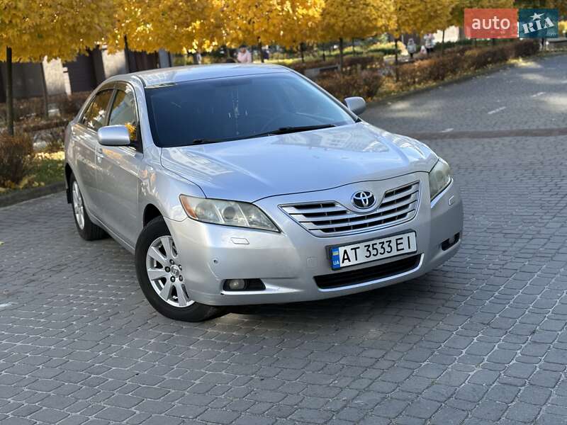 Седан Toyota Camry 2007 в Ивано-Франковске