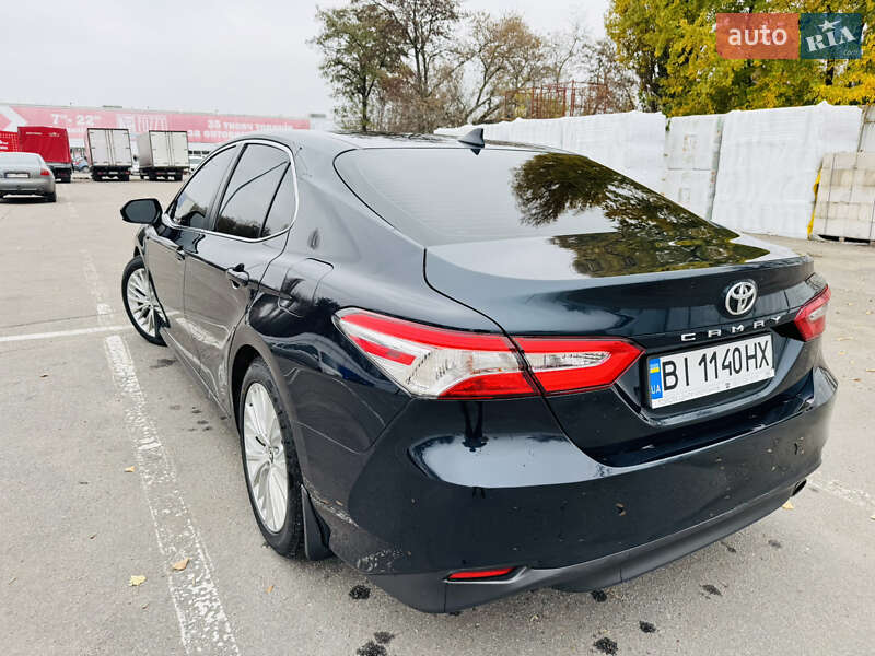 Седан Toyota Camry 2019 в Кременчуге