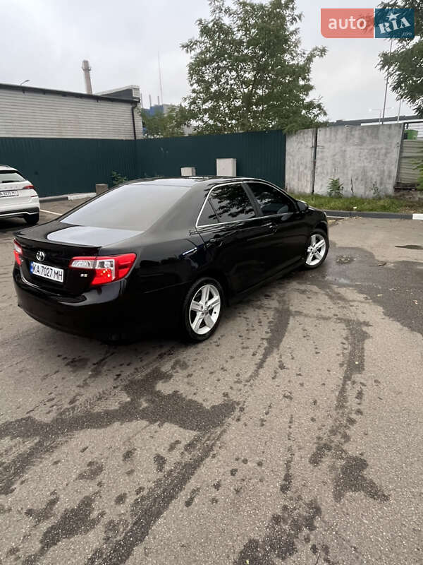 Седан Toyota Camry 2014 в Киеве фото 10 Седан Toyota Camry 2014 в Киеве