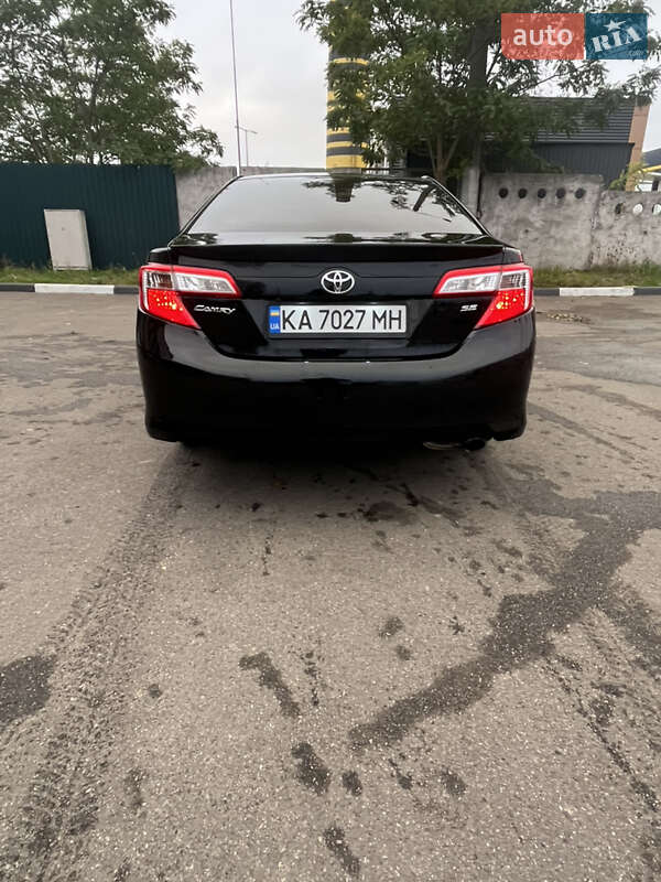 Седан Toyota Camry 2014 в Киеве фото 12 Седан Toyota Camry 2014 в Киеве