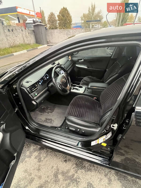 Седан Toyota Camry 2014 в Киеве фото 17 Седан Toyota Camry 2014 в Киеве