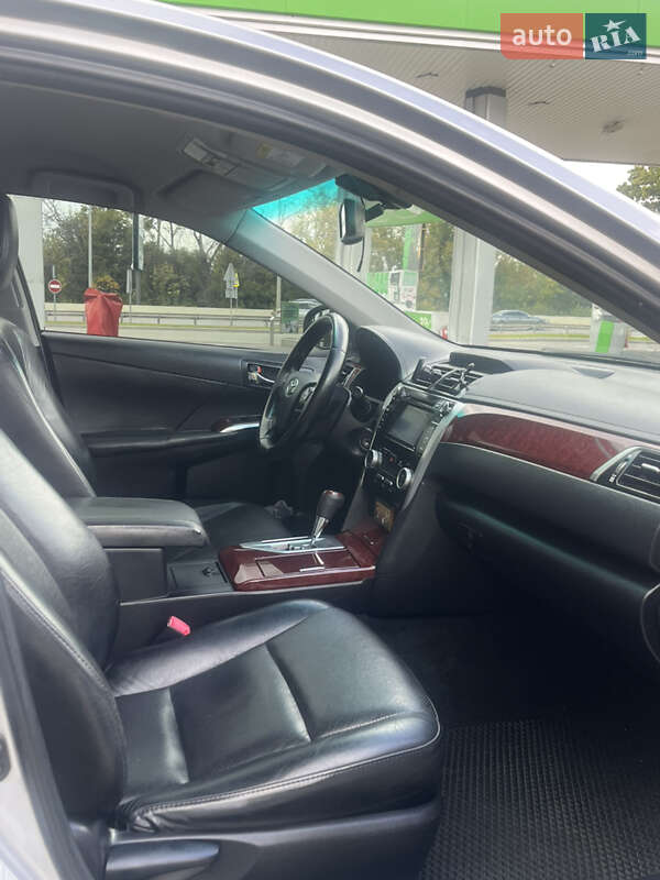 Седан Toyota Camry 2013 в Киеве фото 18 Седан Toyota Camry 2013 в Киеве