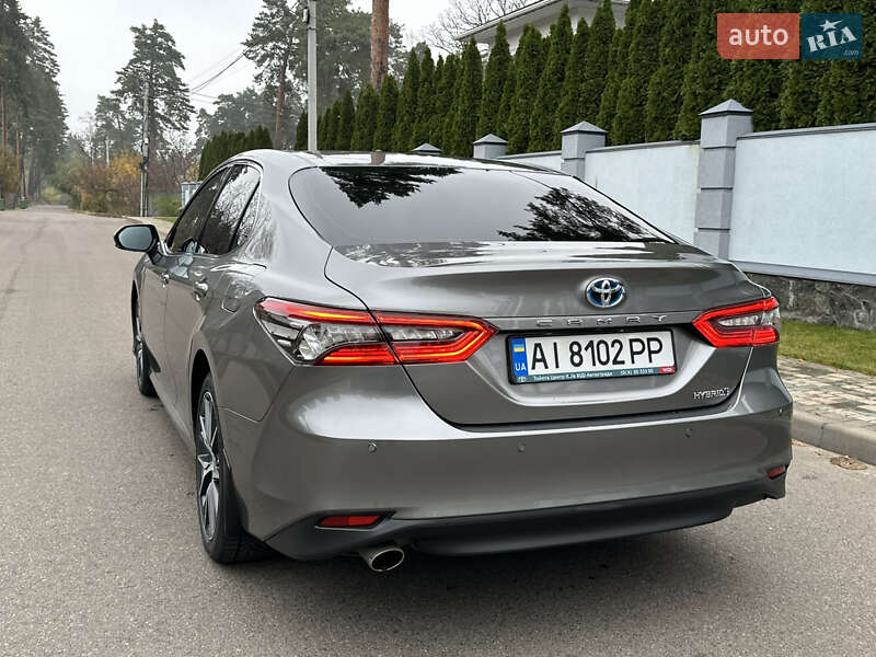 Седан Toyota Camry 2022 в Черкассах