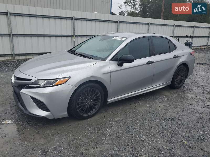 Toyota Camry 2019