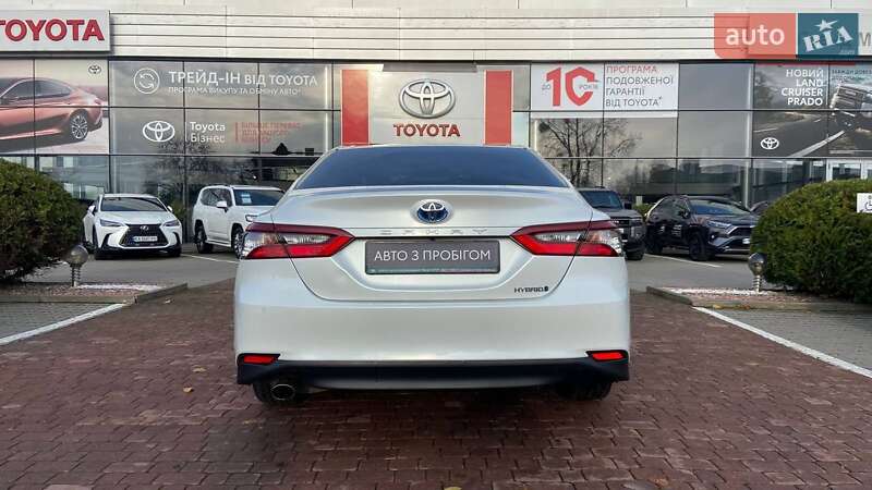Седан Toyota Camry 2021 в Хмельницком