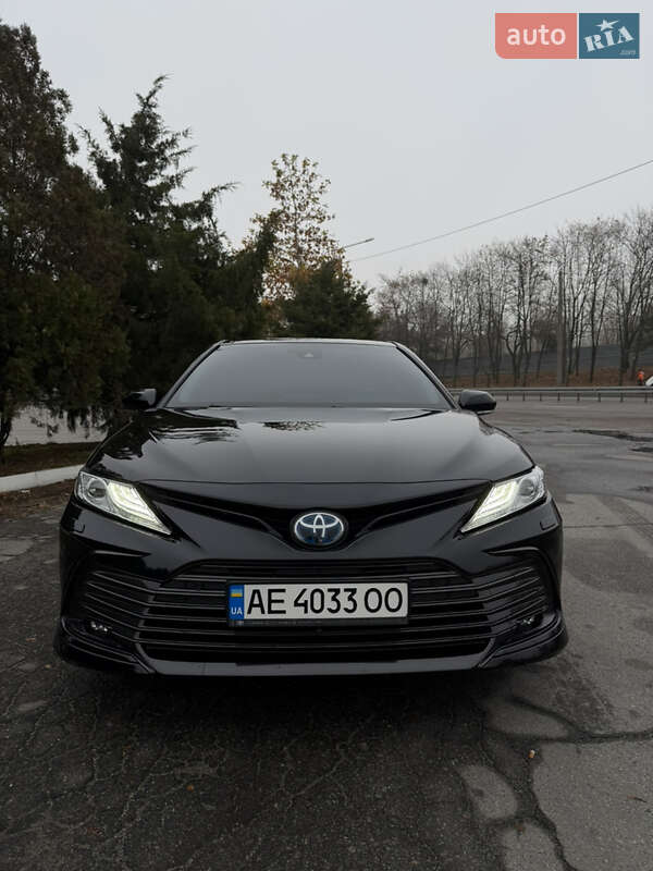 Седан Toyota Camry 2022 в Днепре