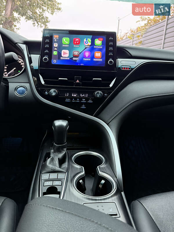 Седан Toyota Camry 2022 в Днепре