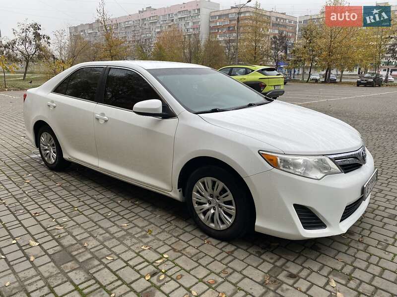 Седан Toyota Camry 2013 в Запорожье