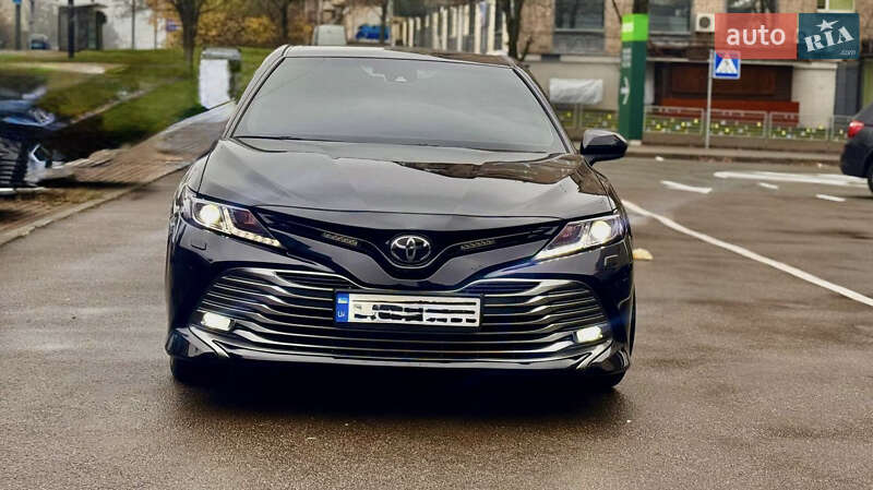 Седан Toyota Camry 2017 в Киеве фото 2 Седан Toyota Camry 2017 в Киеве