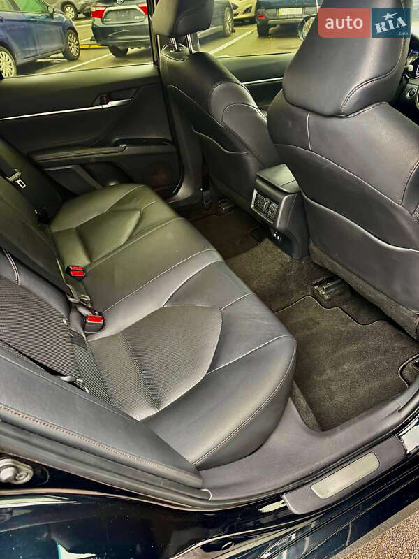 Седан Toyota Camry 2017 в Киеве фото 8 Седан Toyota Camry 2017 в Киеве
