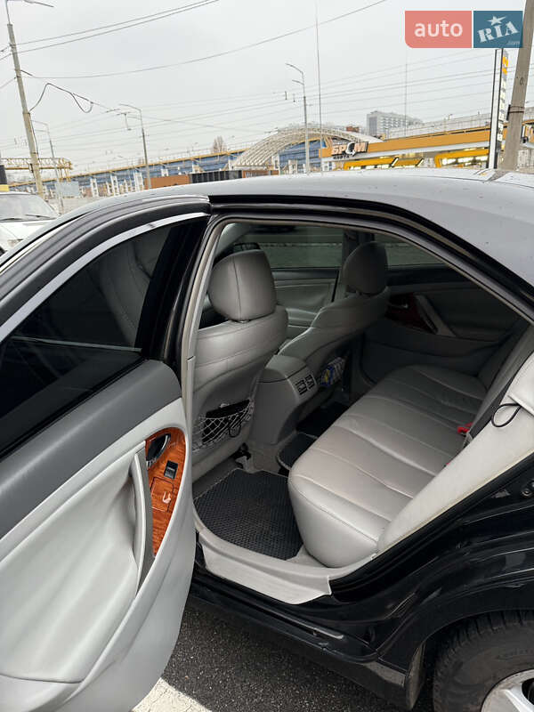 Седан Toyota Camry 2008 в Киеве