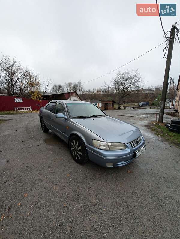 Седан Toyota Camry 1997 в Жмеринке