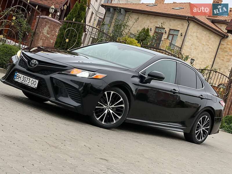 Седан Toyota Camry 2018 в Одессе