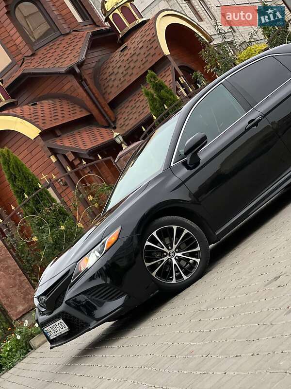 Седан Toyota Camry 2018 в Одессе