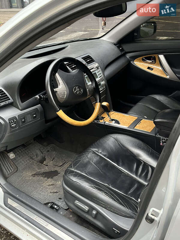 Седан Toyota Camry 2006 в Киеве